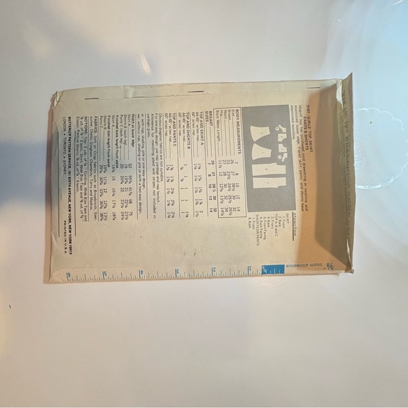 Vintage Simplicity Sewing Pattern - Pre-cut - Picture 2 of 2